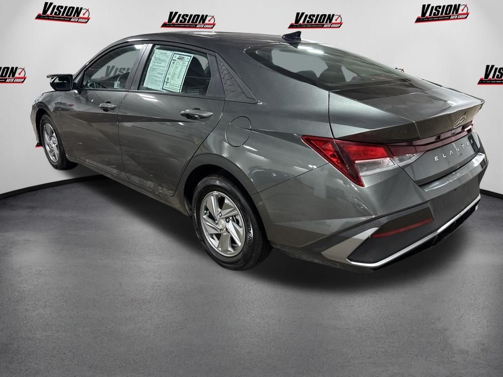Used 2025 Gray Hyundai SE image 7