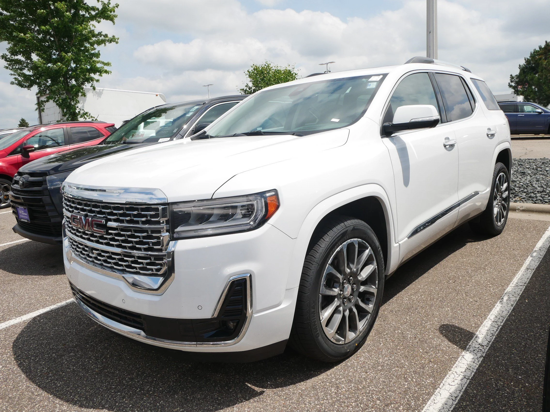 Used 2023 Summit White GMC Denali image 2