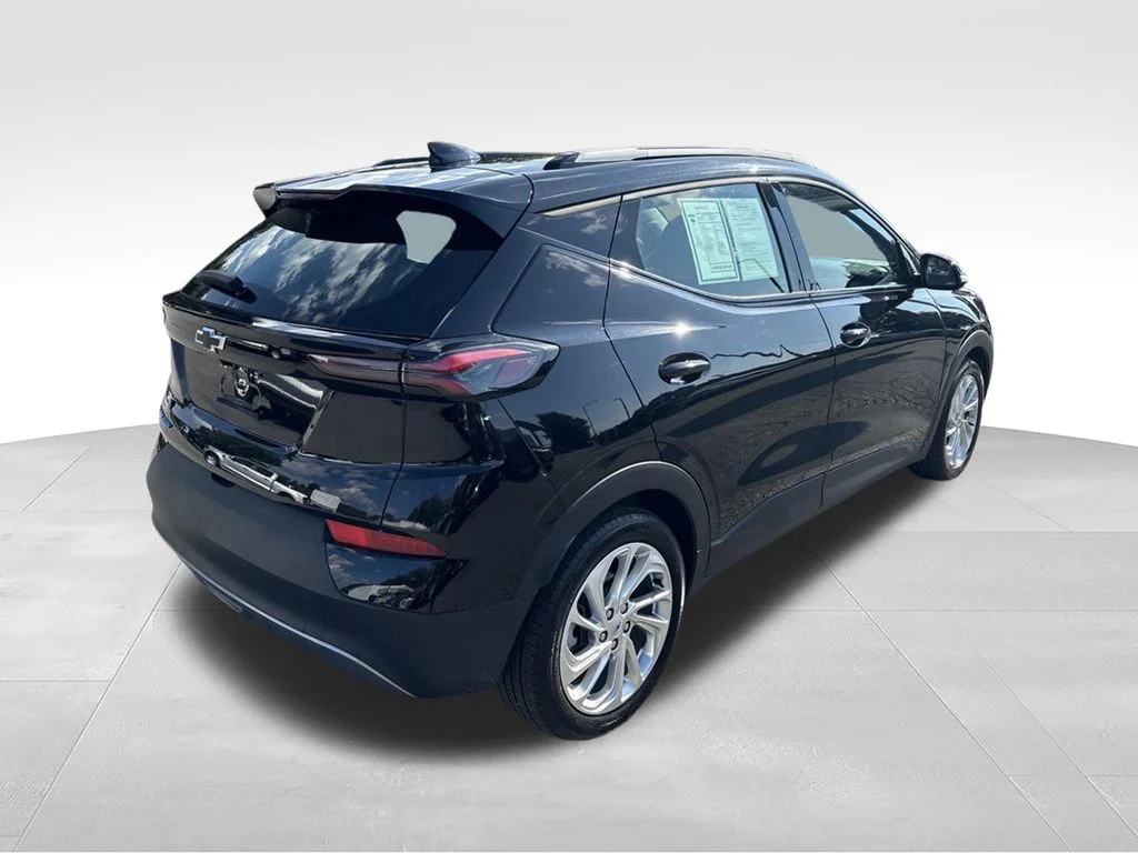 Used 2023 Black Metallic Chevrolet LT image 4