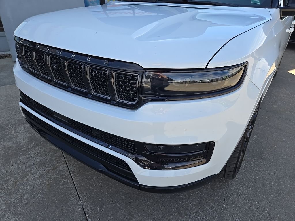 Used 2024 White/off-white Jeep Series II image 17