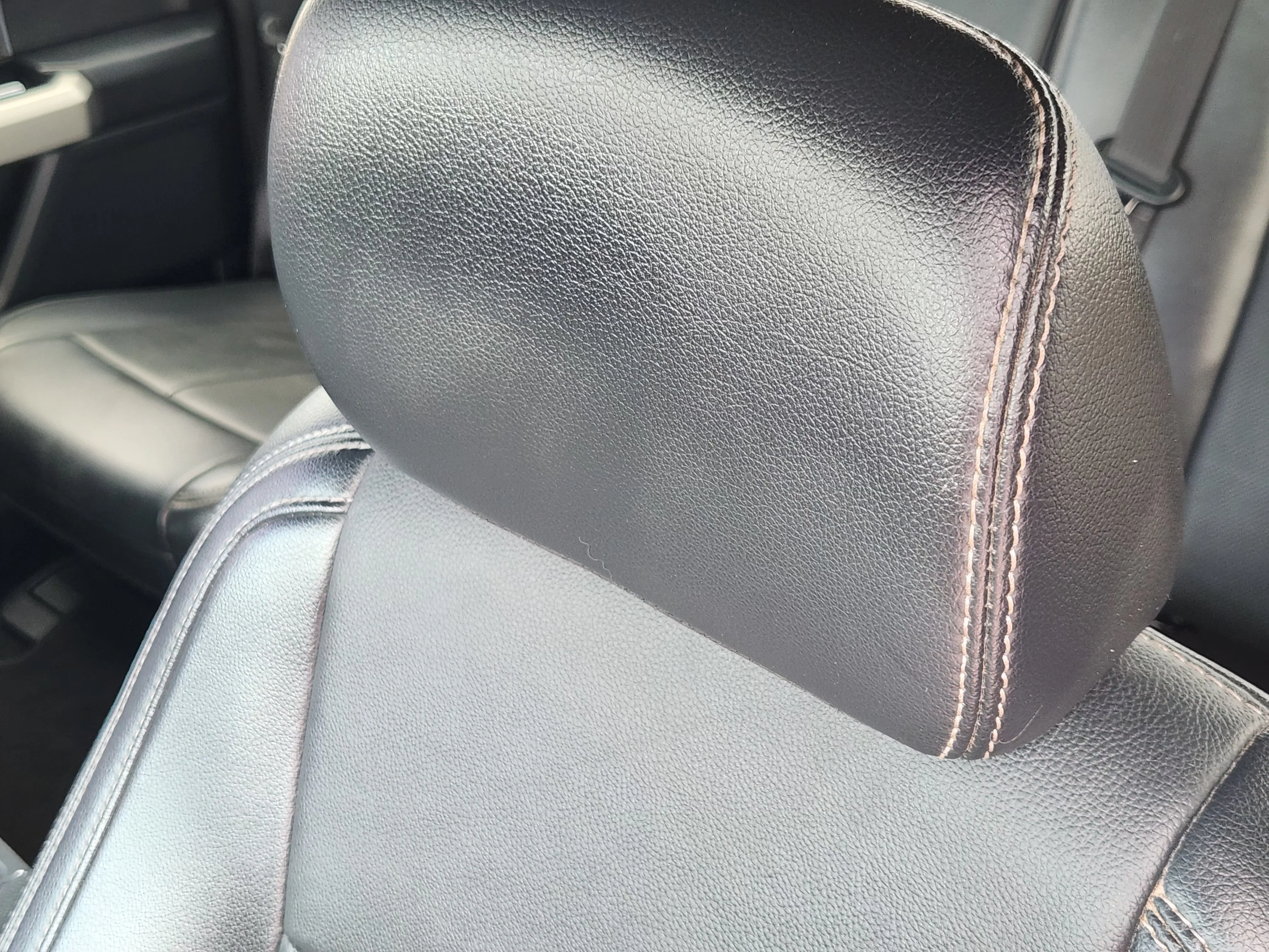 Used 2022  Ford XL image 15