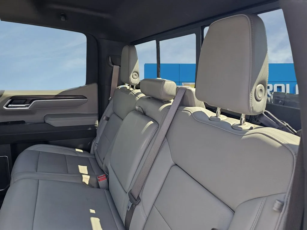 Used 2025 Summit White GMC SLT image 33