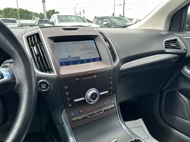 Used 2020  Ford Titanium image 41