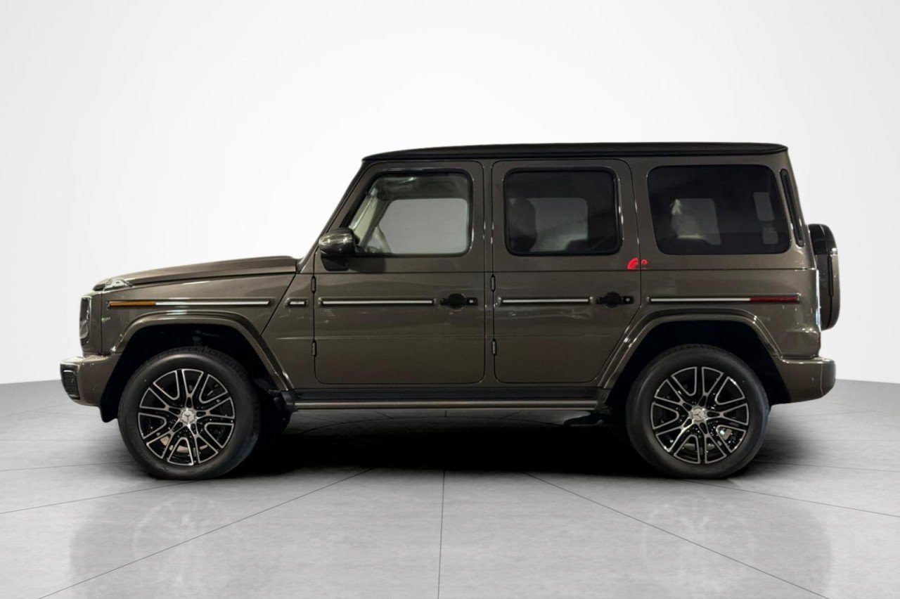 New 2026 Indium Grey Metallic Mercedes-Benz G 580e SUV image 2