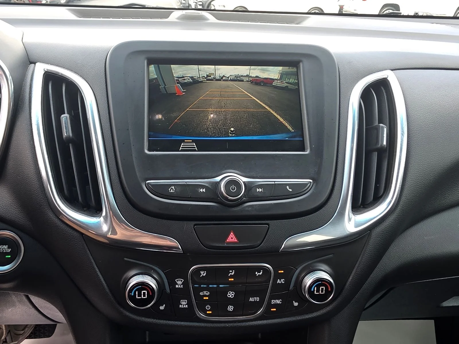 Used 2019 Chevrolet Equinox LT with VIN 3GNAXVEX1KS516180 for sale in Columbiana, OH