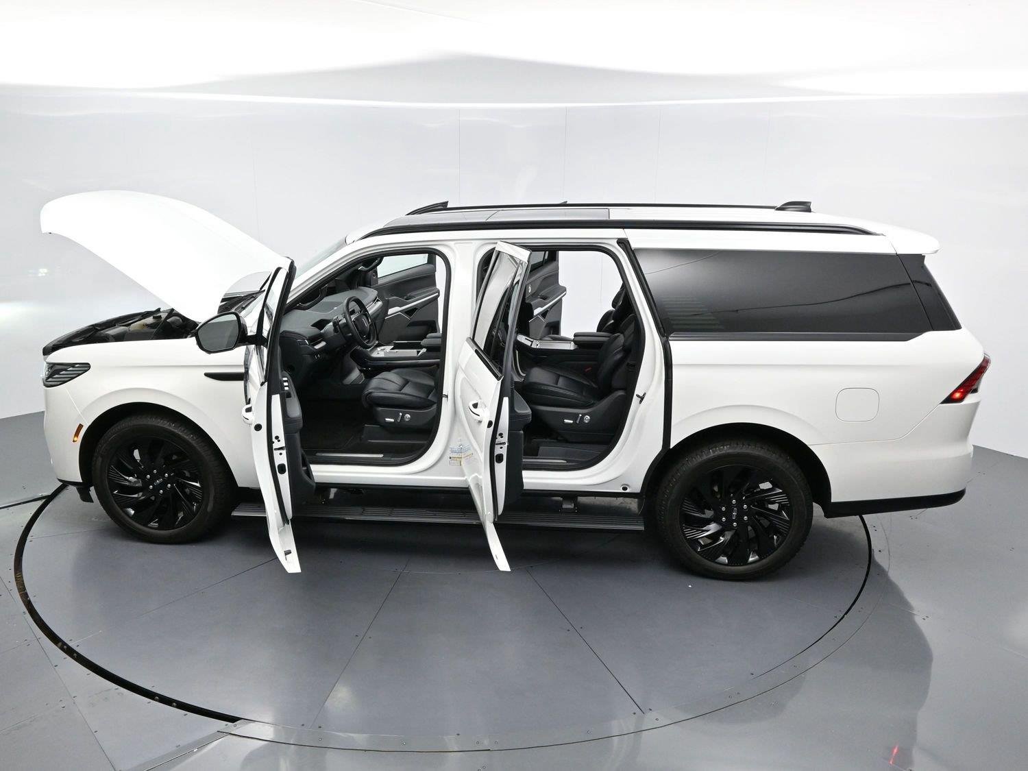 Used 2026 Pristine White Metallic Tri-coat Lincoln Reserve image 43