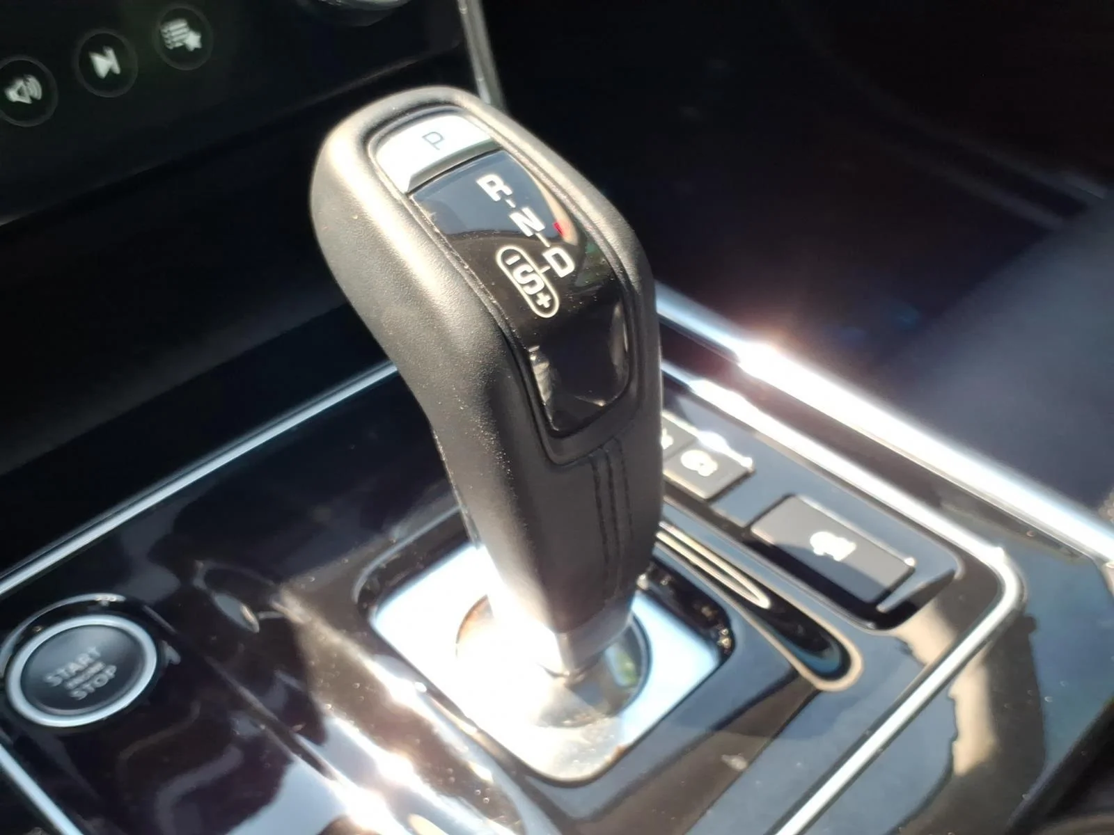 Used 2020 Firenze Red Metallic Jaguar S image 7