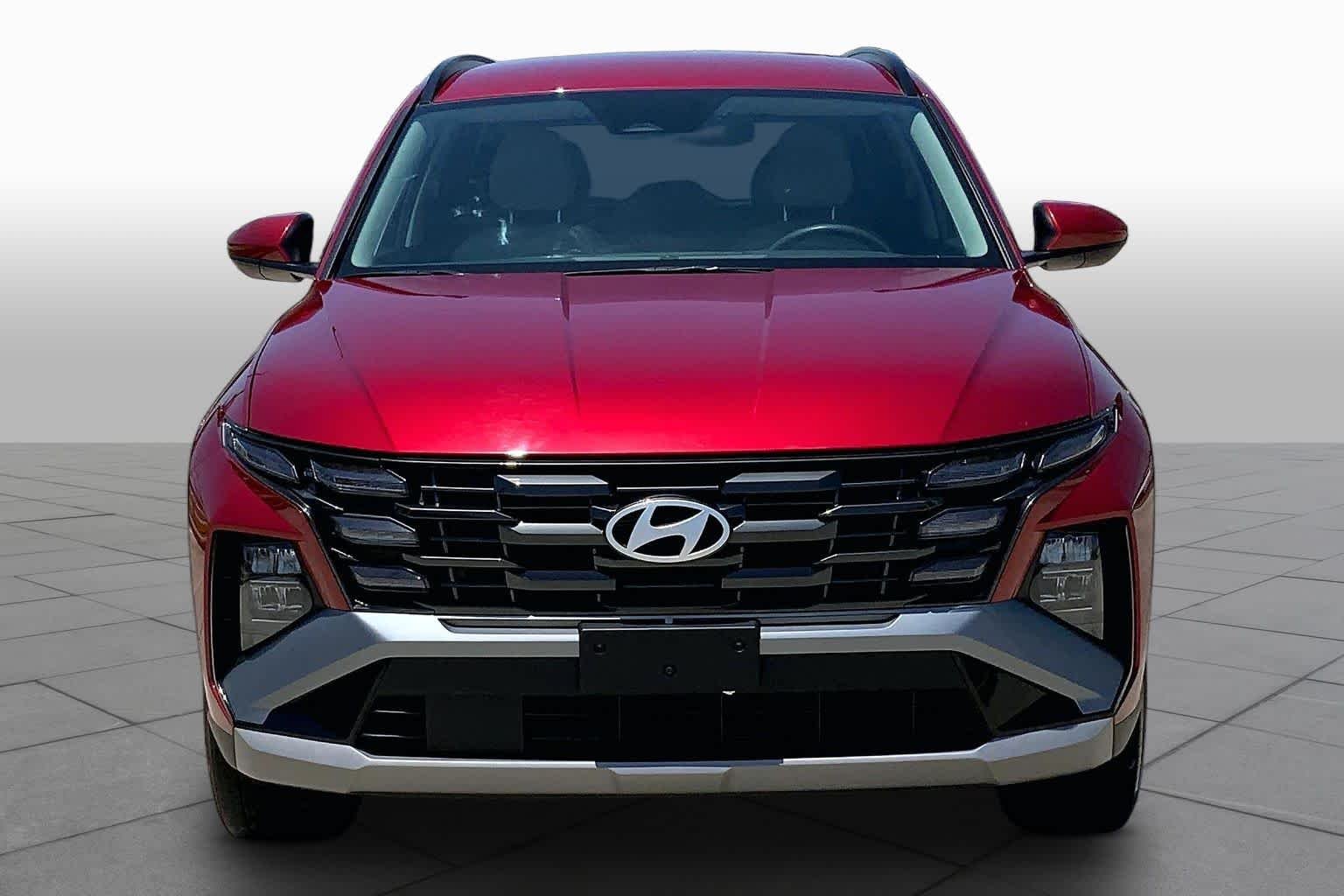 Used 2025 Ultimate Red Hyundai SEL image 4