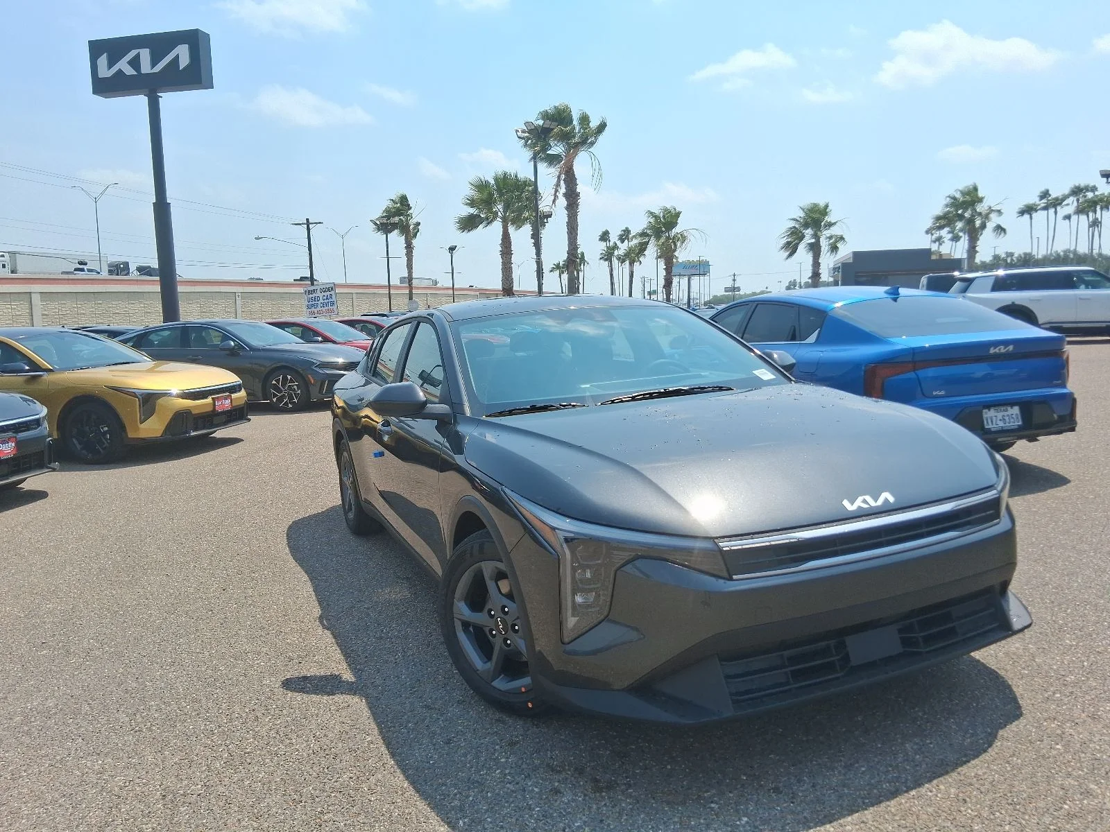 2026 Kia K4 LXS AT's photo