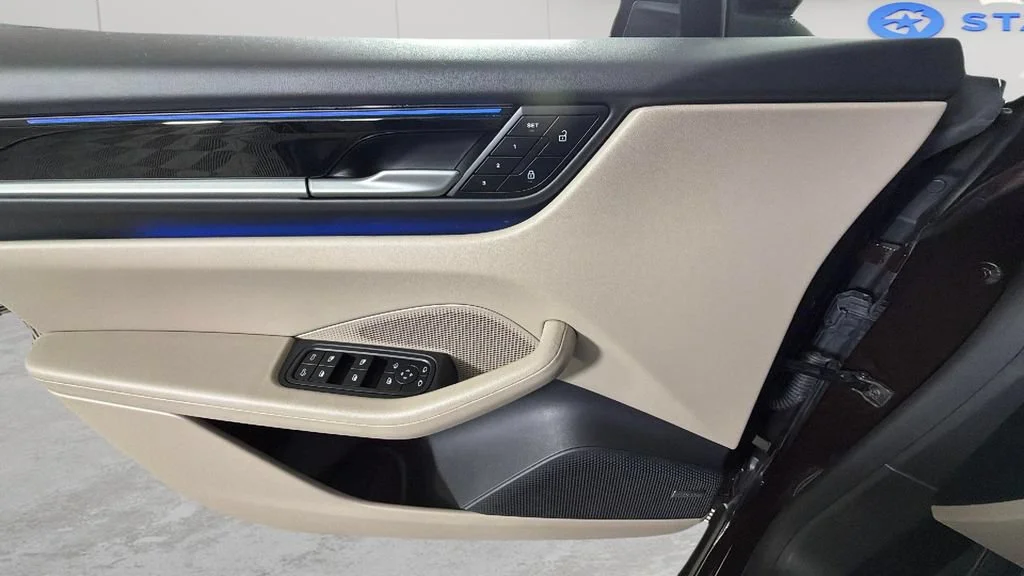 2025 Porsche Macan Base - Photo 26