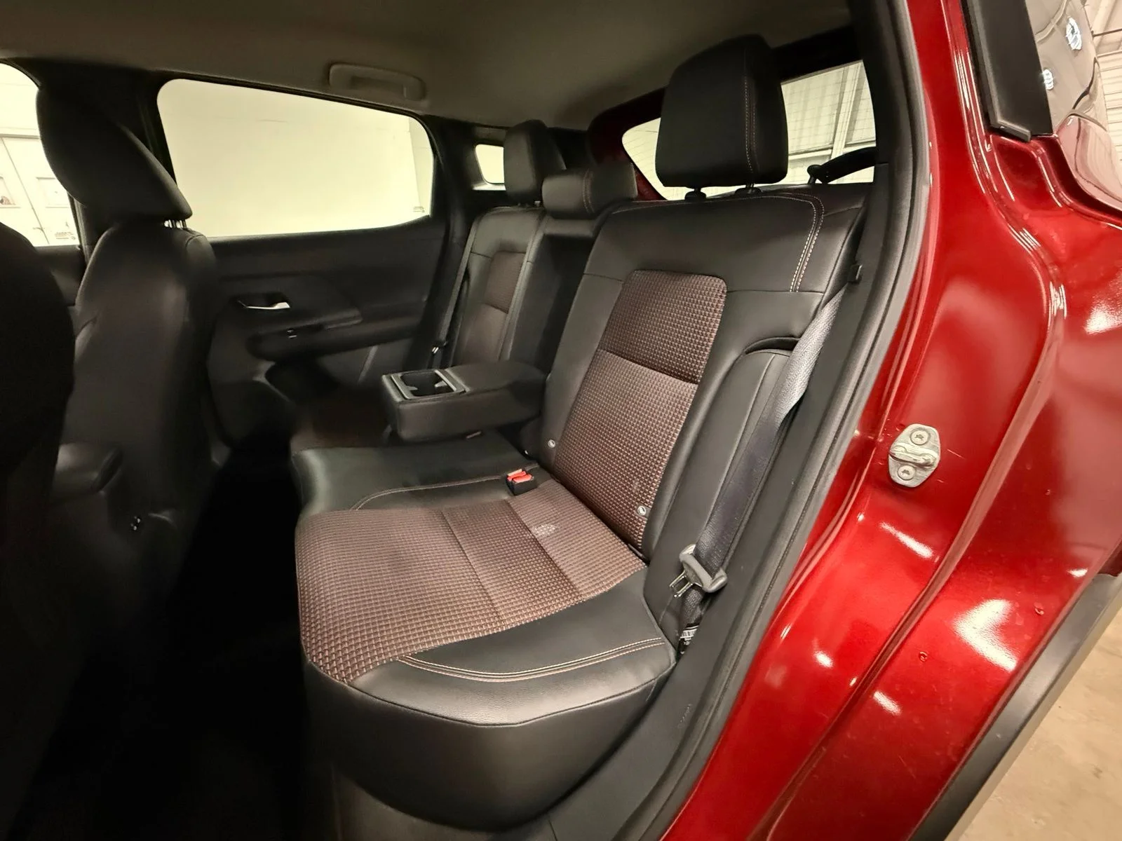 Used 2025 Red Nissan SR image 21