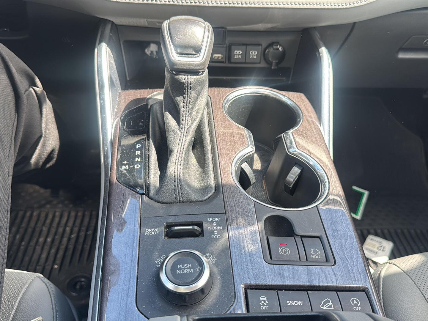 Used 2021 Opulent Amber Toyota Platinum image 11