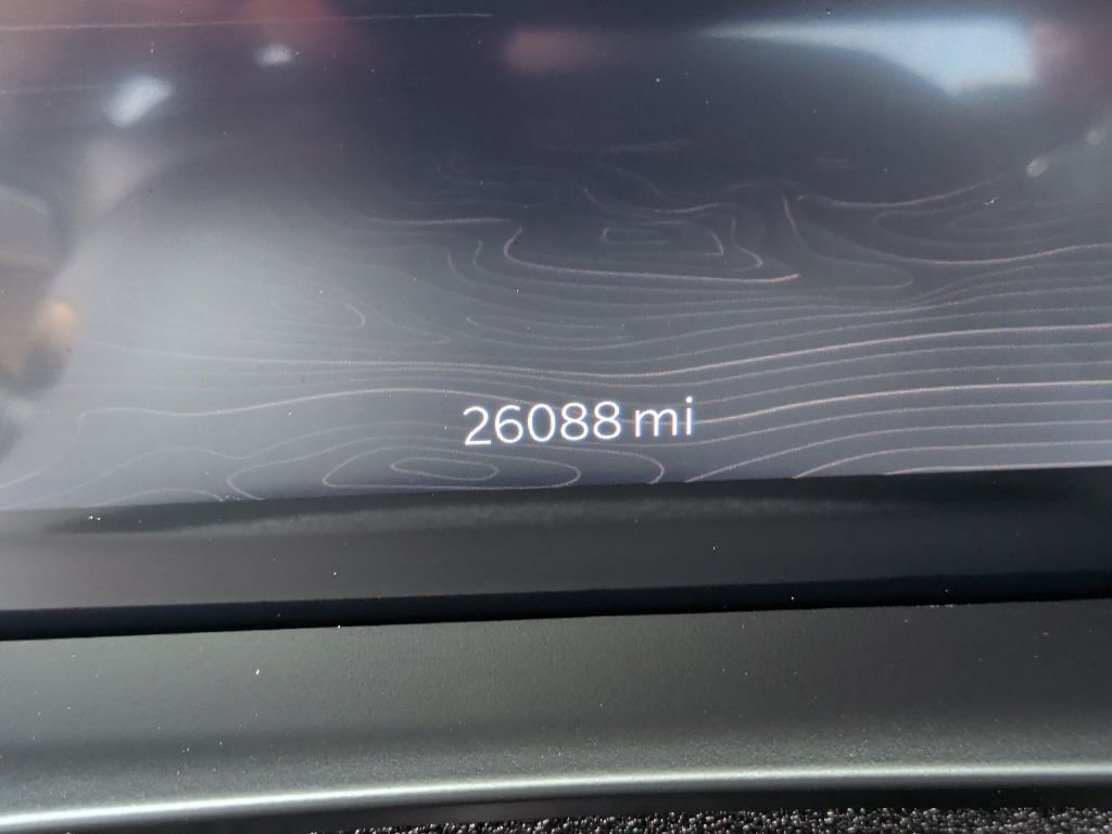 Used 2025 Silver Jeep Laredo image 20