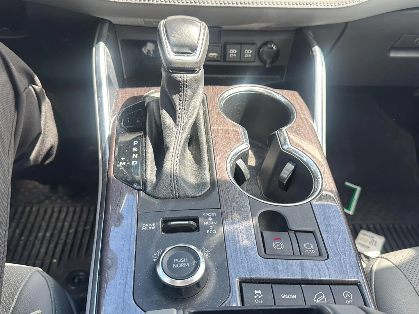 Used 2021 Opulent Amber Toyota Platinum image 11