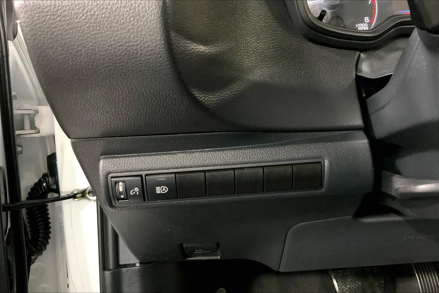 Used 2024 Wind Chill Pearl Toyota LE image 34