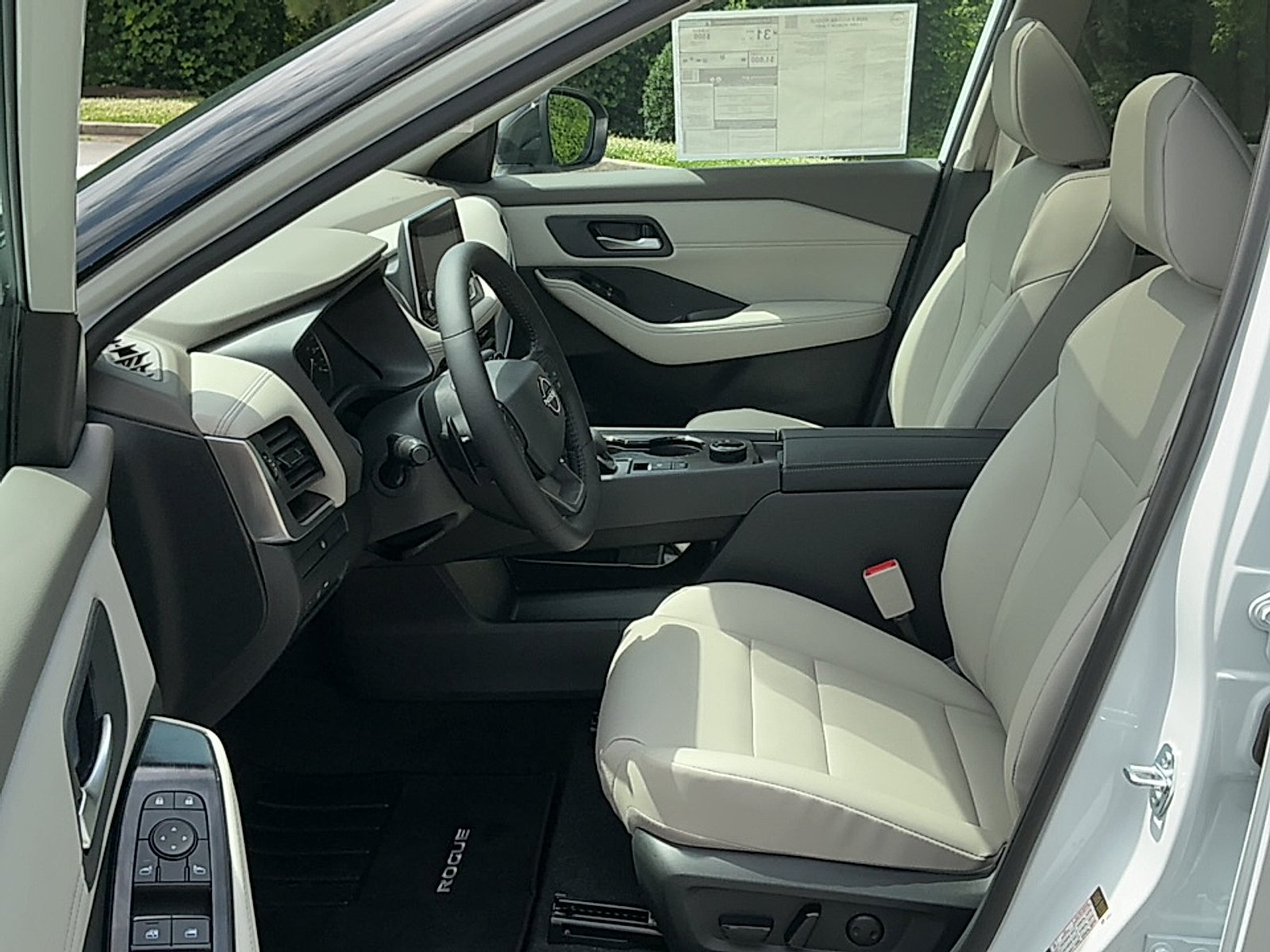 New 2026 Everest White Pearl Tricoat Nissan Dark Armor image 13