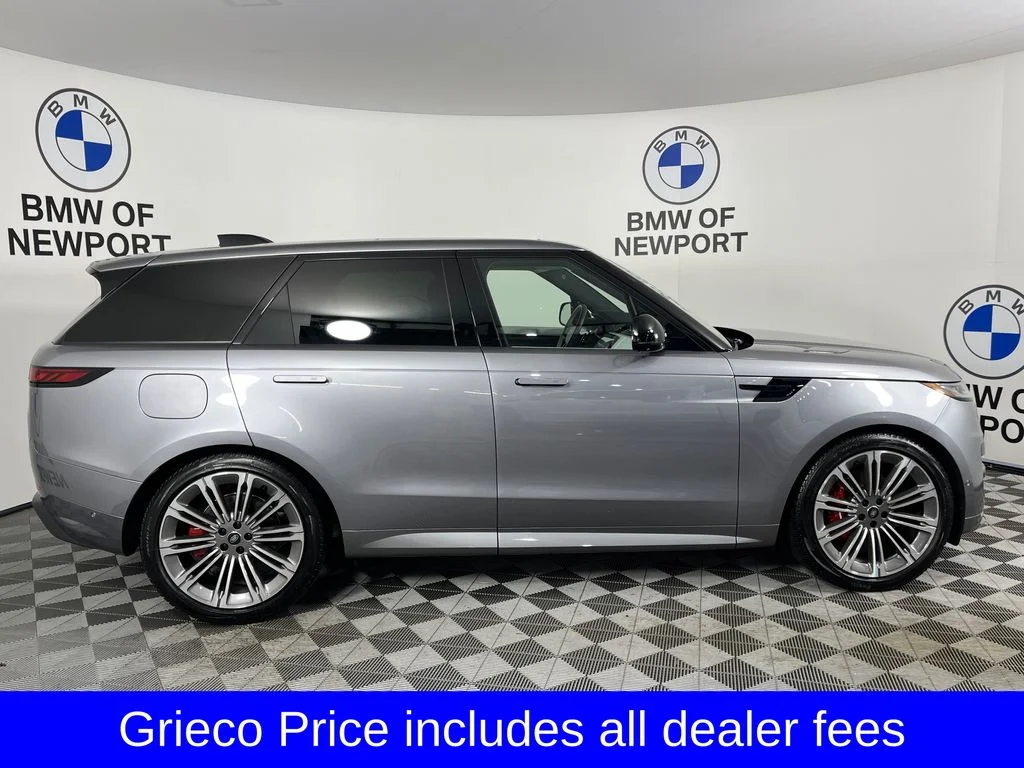 Used 2024 Gray Land Rover Dynamic SE image 11