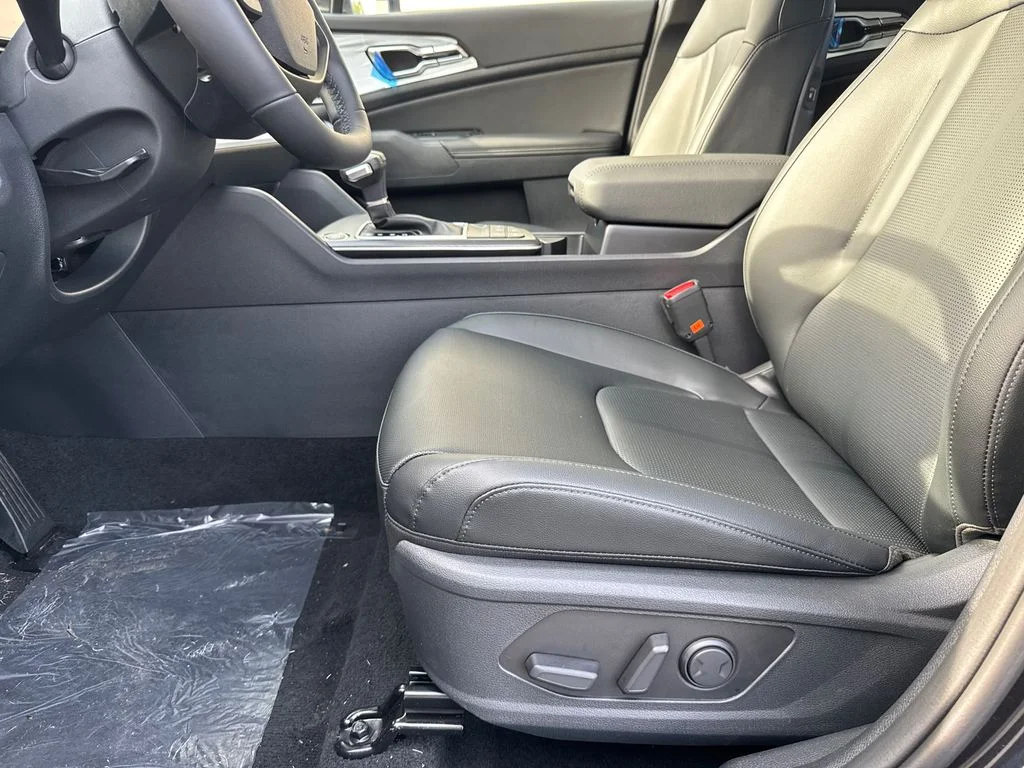 New 2026 Gray Kia EX image 10