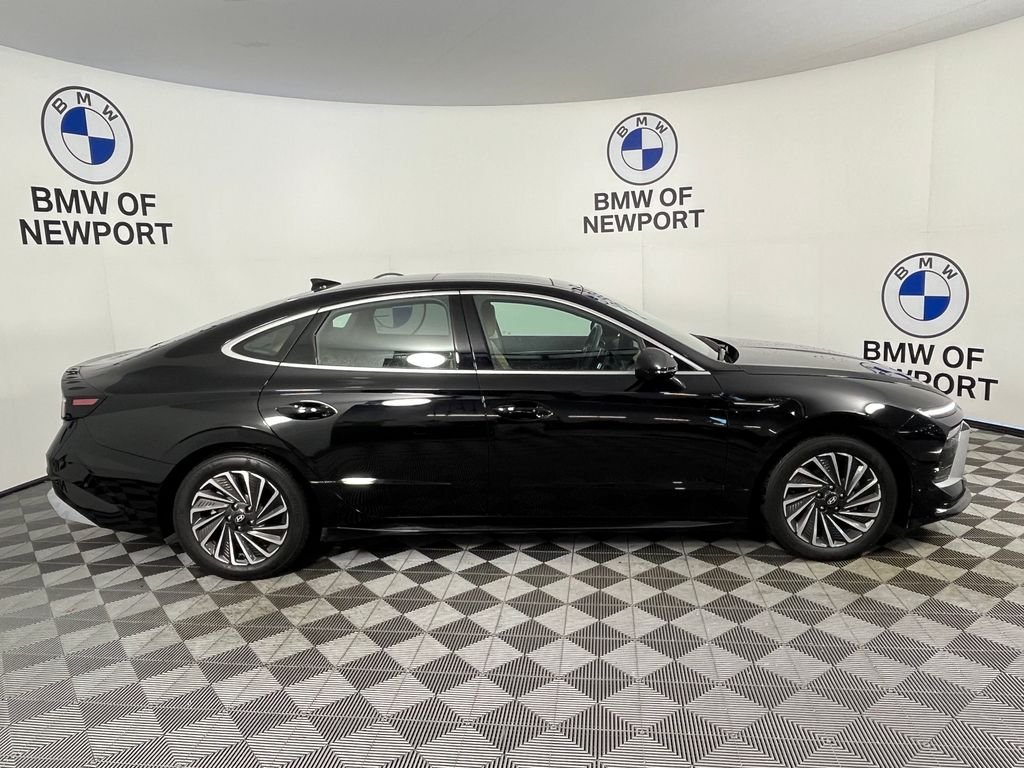 Used 2026 Black Hyundai Limited image 5