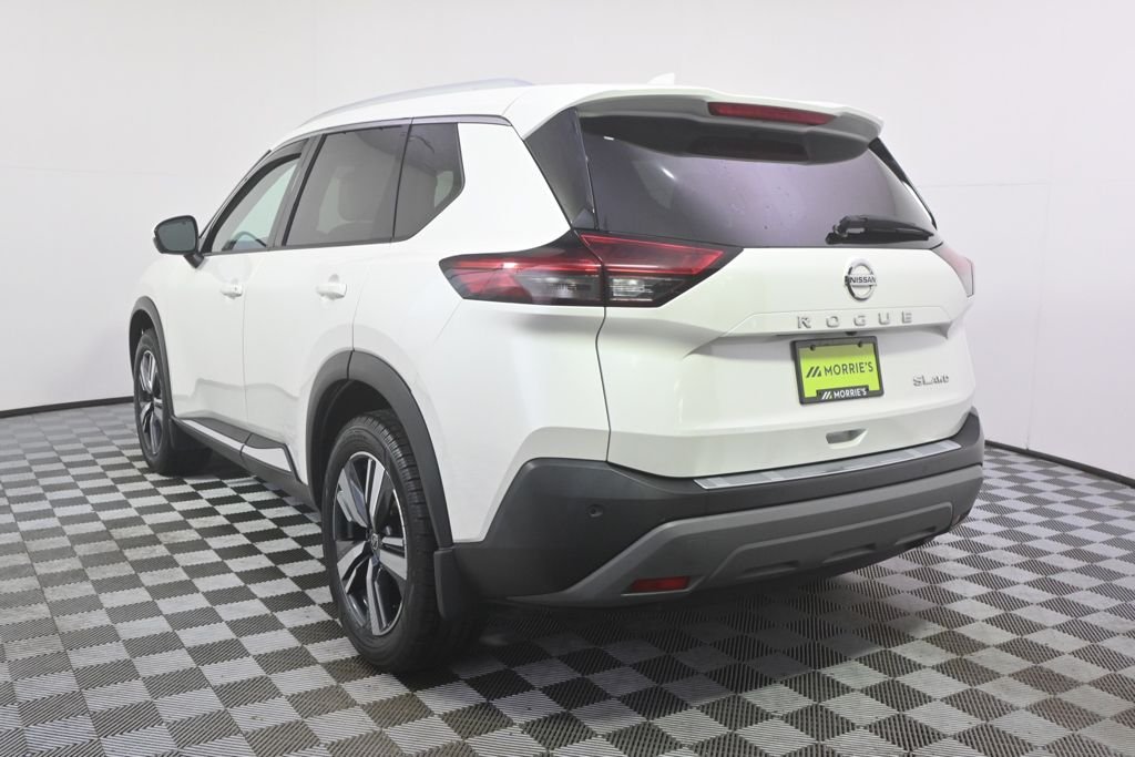 Used 2021 Pearl White Nissan SL image 4