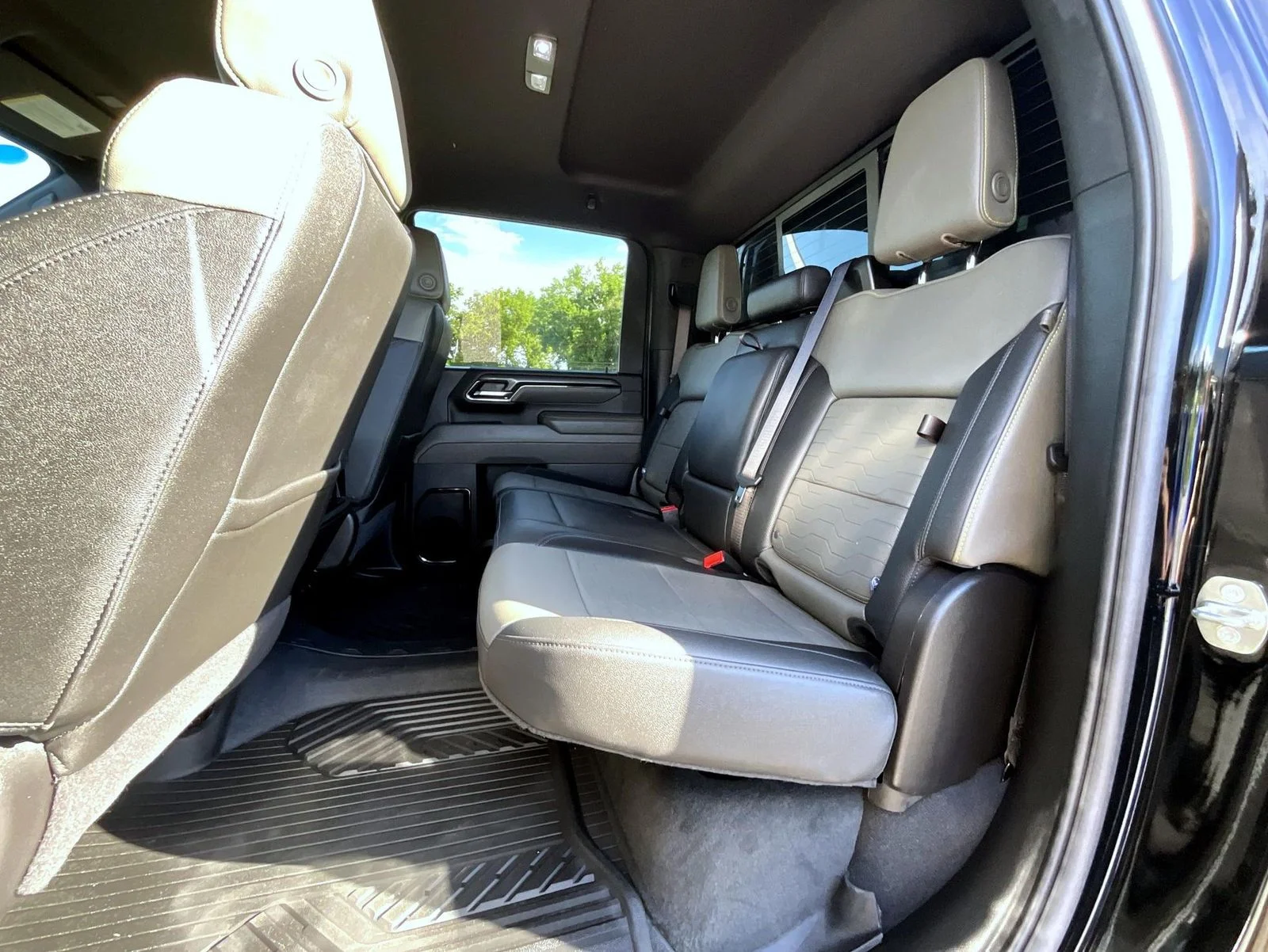 Used 2024 Black Chevrolet ZR2 image 26