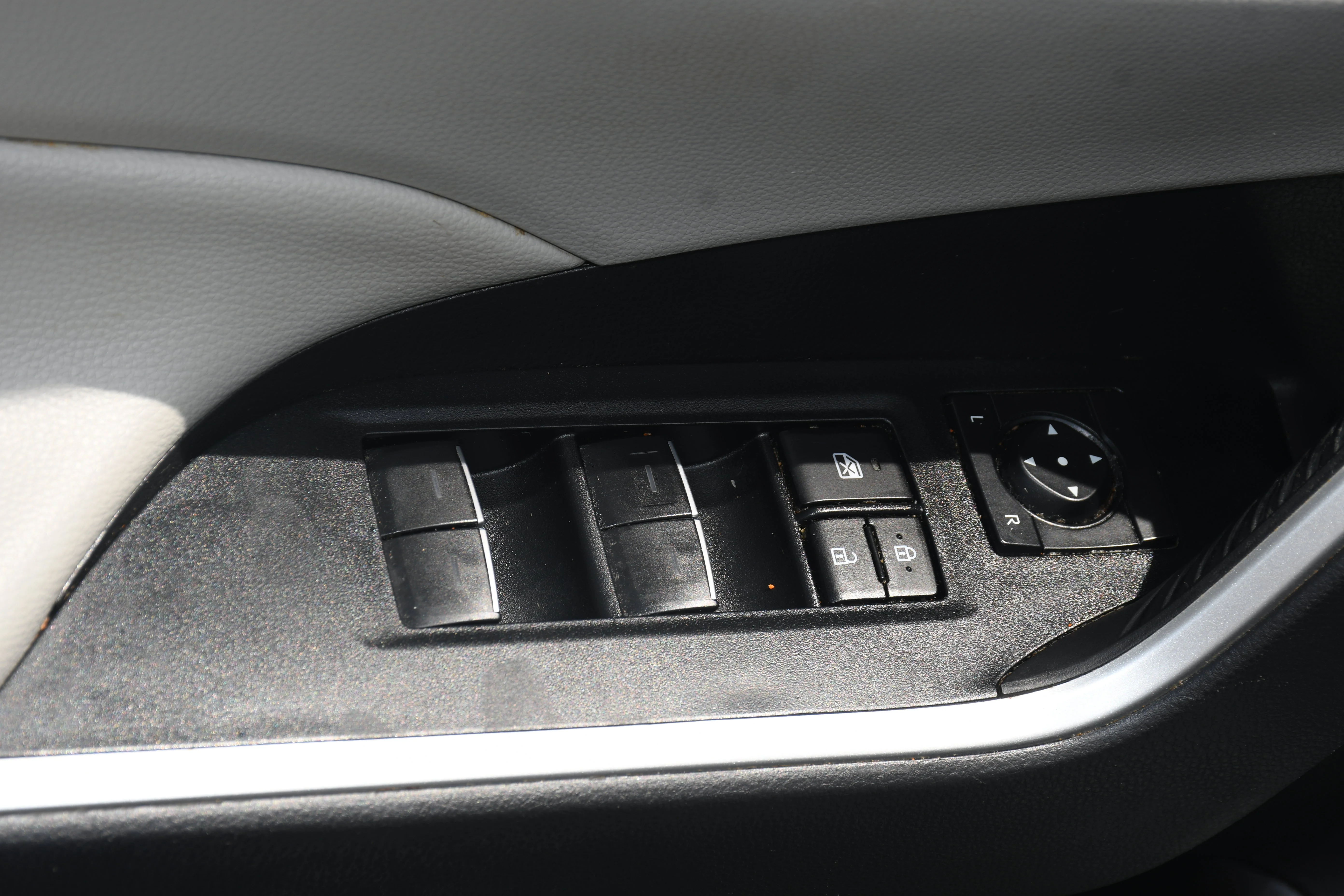 Certified Used 2024 White Toyota XLE image 11