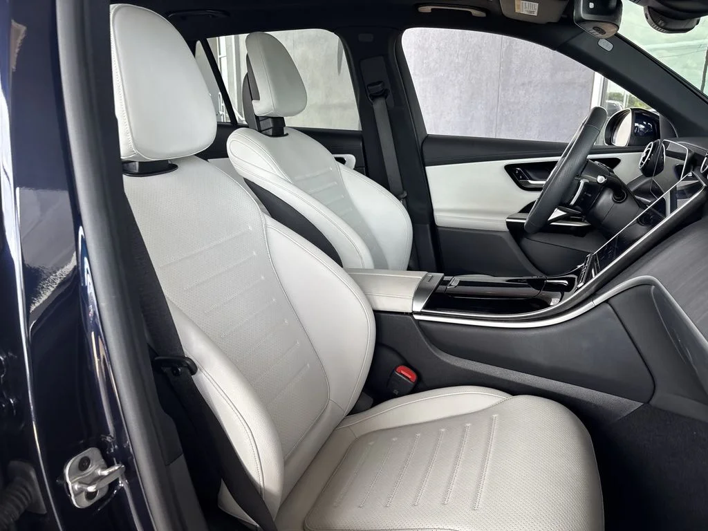 Used 2024 Blue Mercedes-Benz GLC 300 image 26