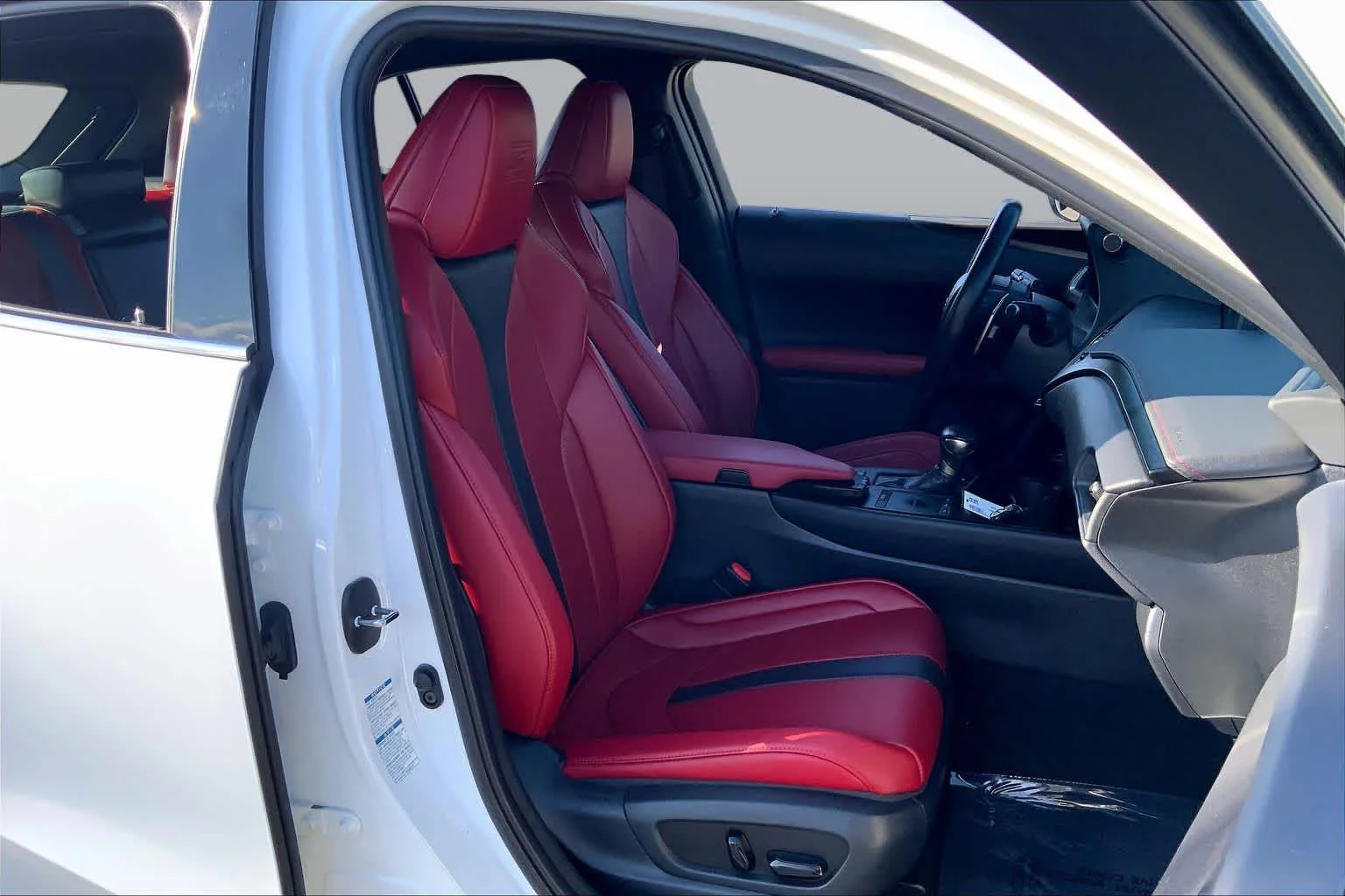 Used 2019 Ultra White Lexus F SPORT image 9