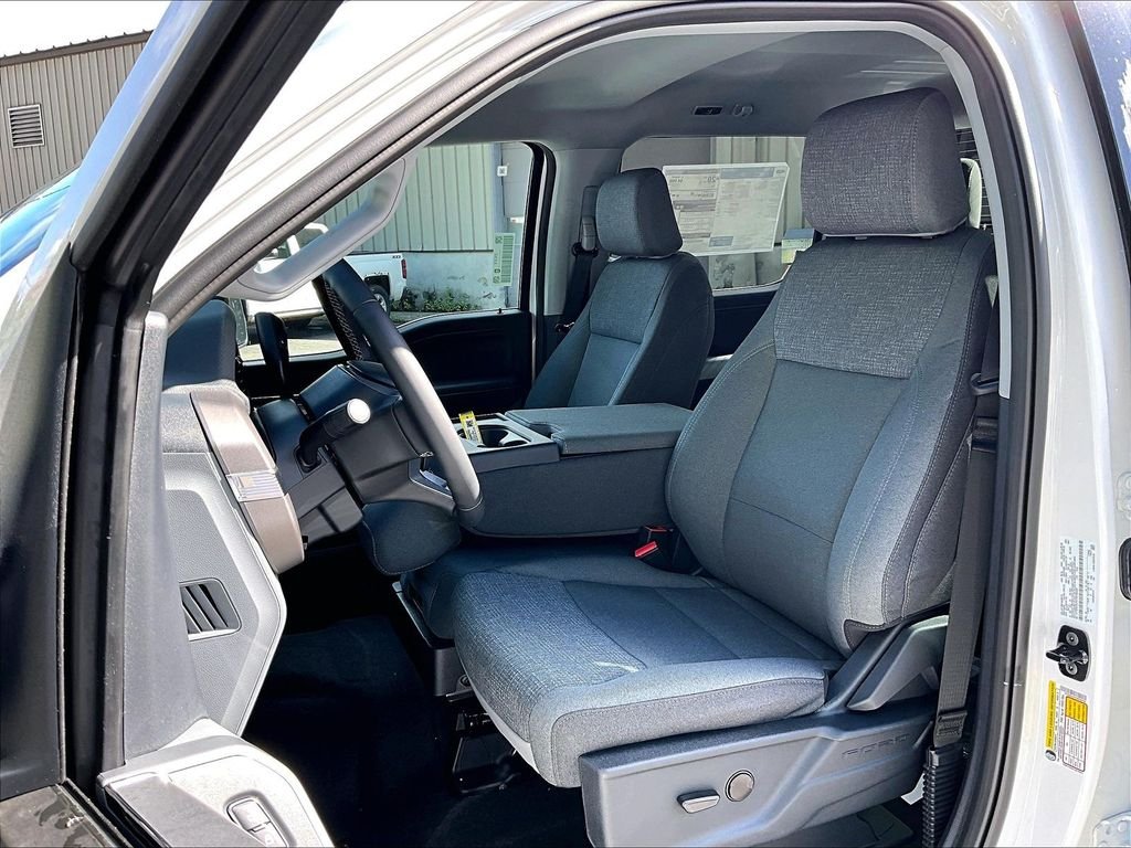 New 2026 Oxford White Ford XLT image 10