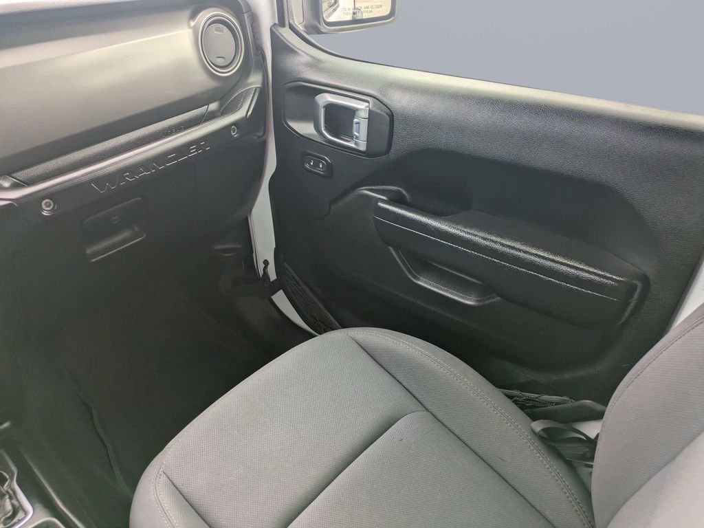 Used 2022 White Jeep Unlimited Willys image 15