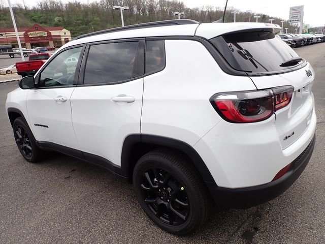 New 2026 Bright White Clearcoat Jeep Latitude image 3