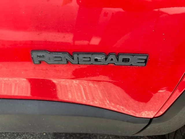 Used 2018 Red Jeep Latitude image 11