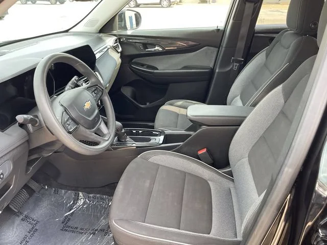 Used 2025 Mosaic Black Metallic Chevrolet LT image 11