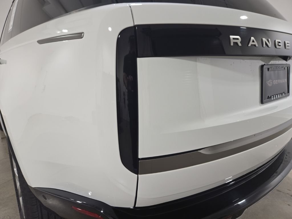Certified Used 2023 Fuji White Land Rover SE image 9