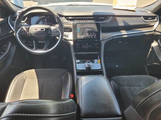 Used 2023 White Jeep Altitude image 16
