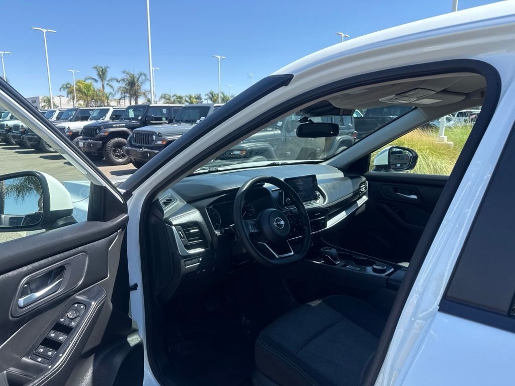 Used 2024 White Nissan SV image 15
