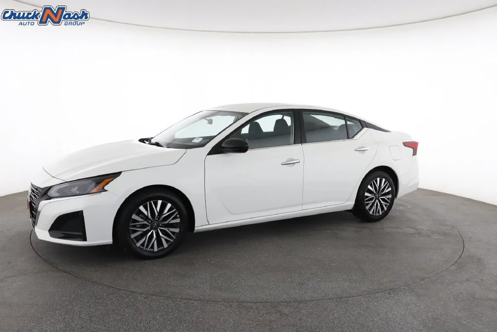 2025 Nissan Altima SV - Photo 6