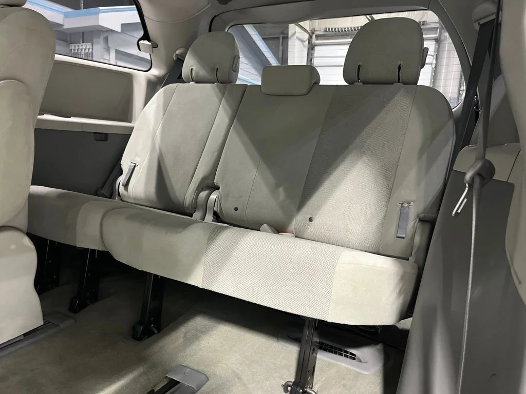 Used 2012 Predawn Gray Mica Toyota Base image 27