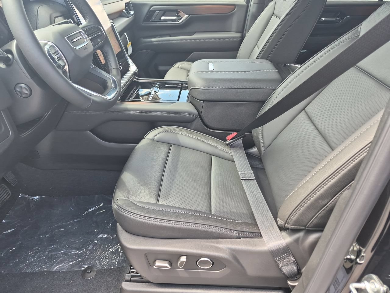 2026 GMC Yukon Denali - Photo 20