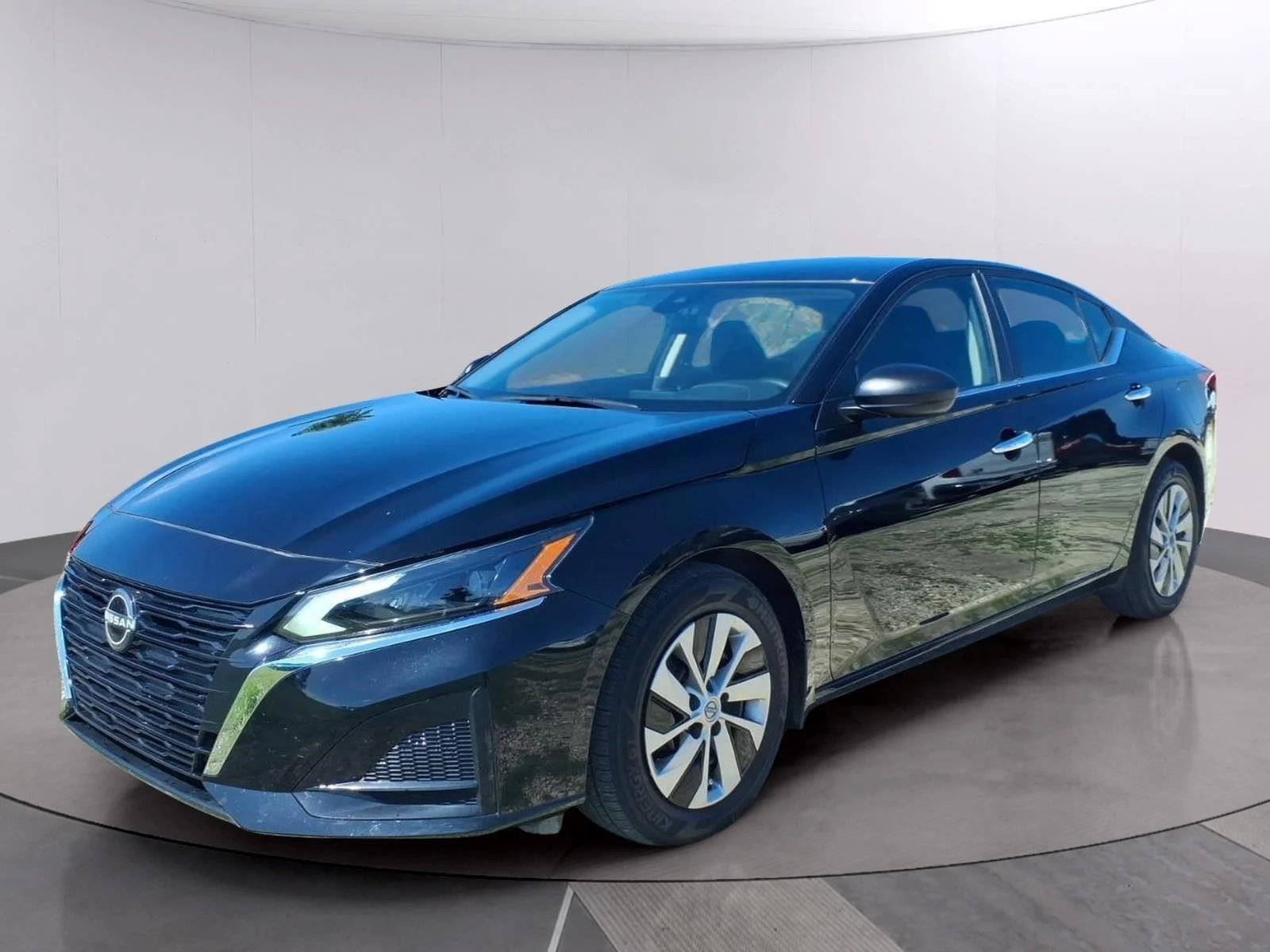 Used 2024 Super Black Nissan 2.5 S image 1