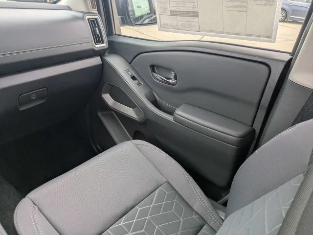 New 2027 Gun Metallic Nissan Crew Cab SV image 17