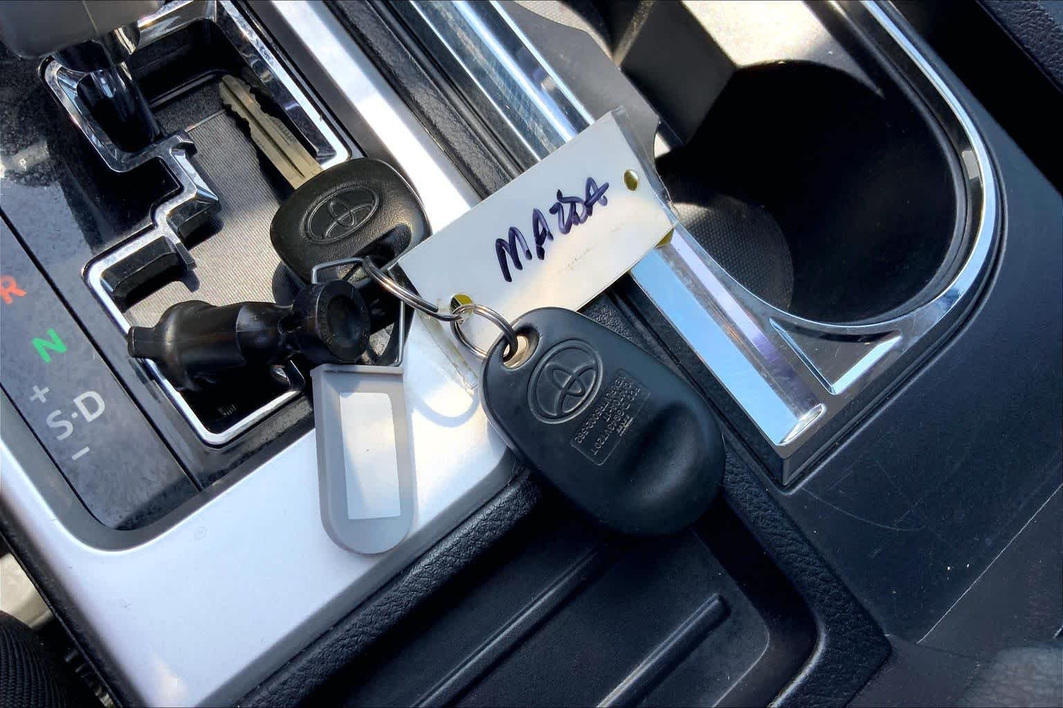 Used 2017 Super White Toyota SR5 image 15