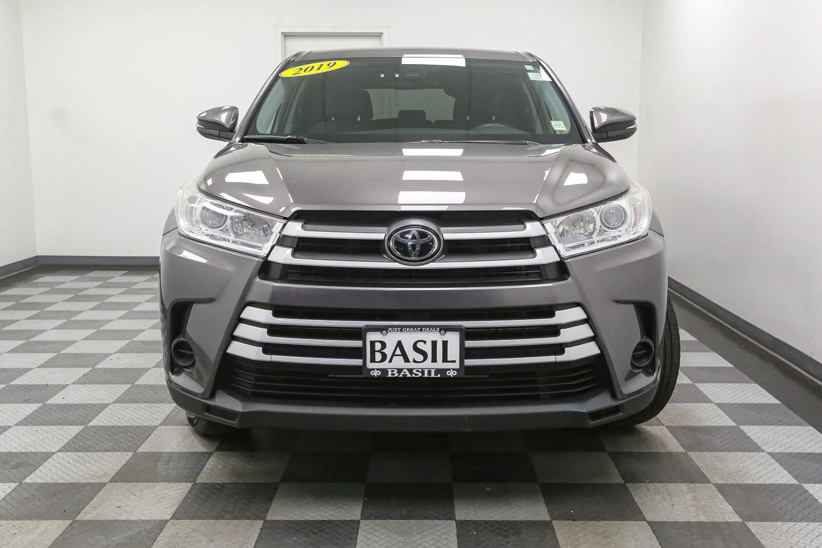 Used 2019 Predawn Gray Mica Toyota LE image 3