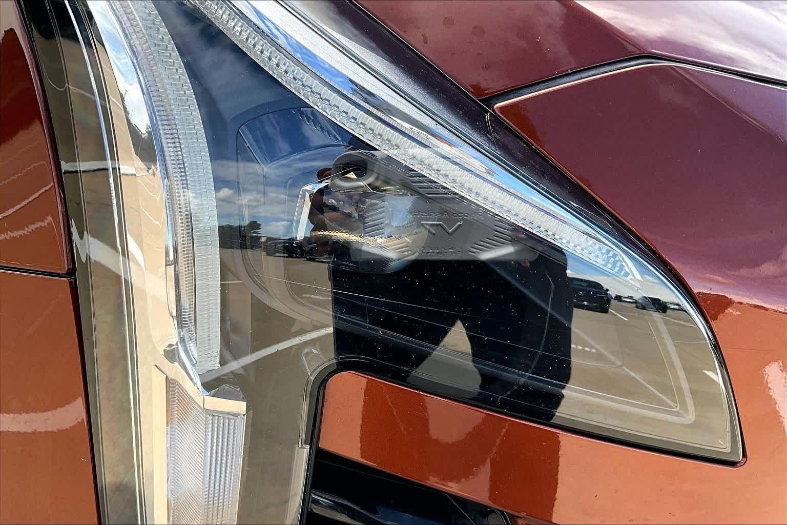 Used 2019 Autumn Metallic Cadillac FWD Premium Luxury image 28