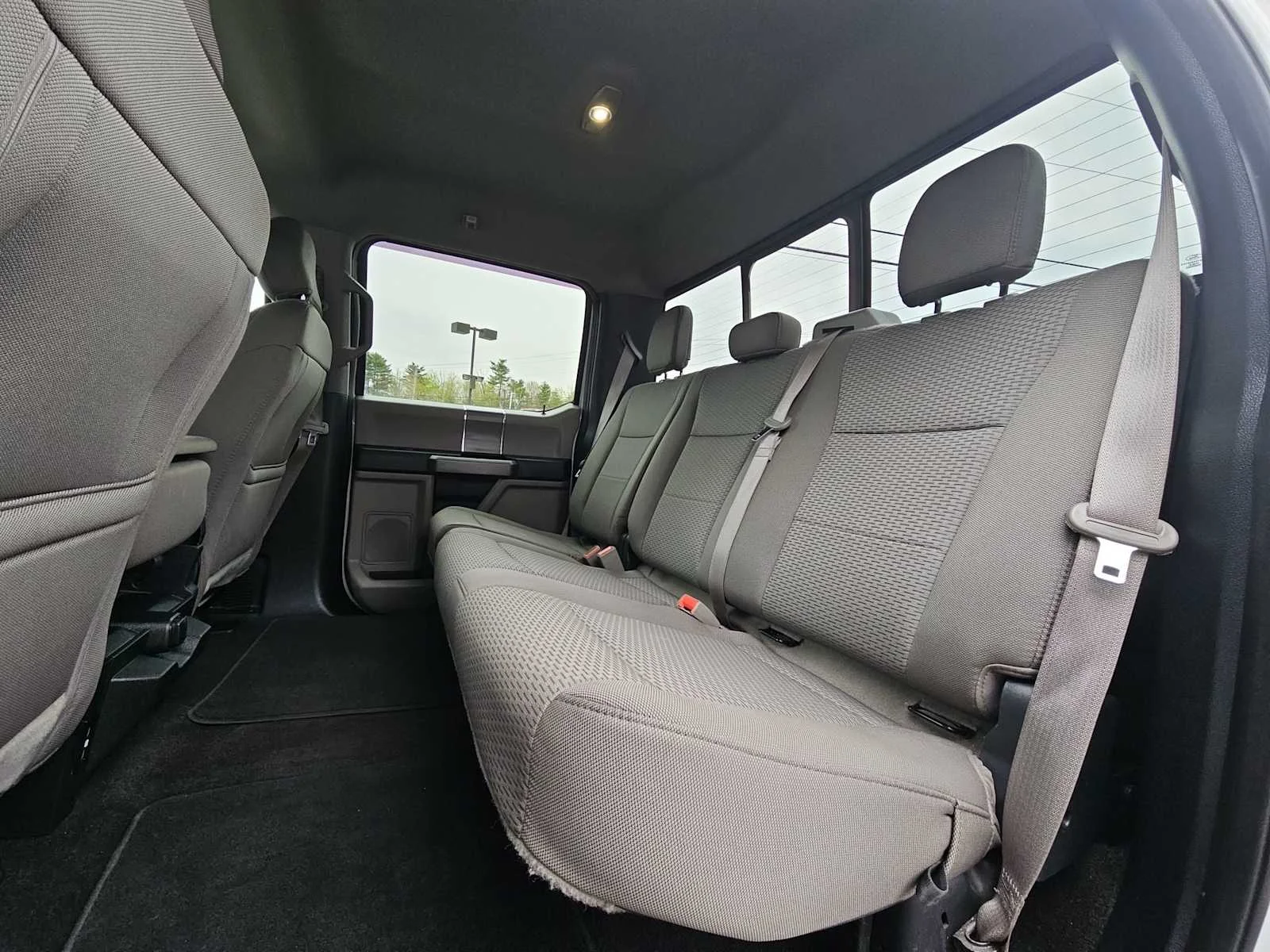 Used 2020 Oxford White/Magnetic Ford XLT image 14