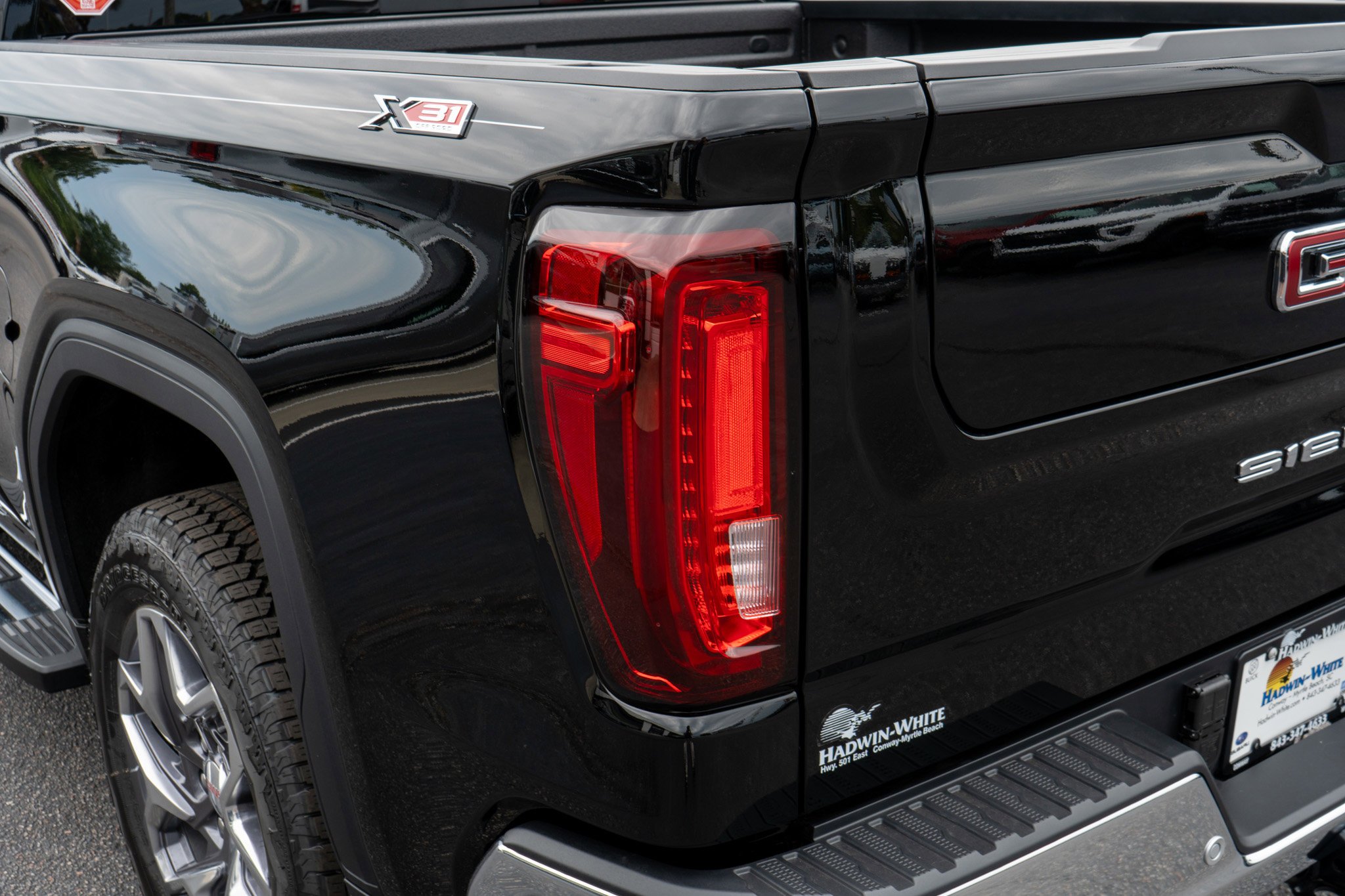 2026 GMC Sierra 1500 SLT - Photo 10