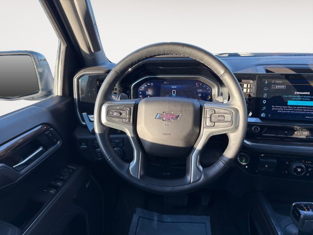 Used 2025 White Chevrolet RST image 13