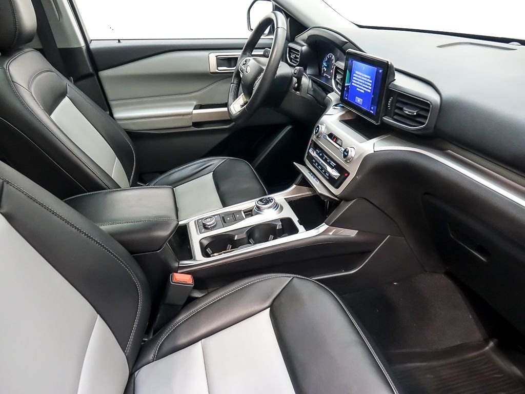 Used 2023 Blue Metallic Ford XLT image 28