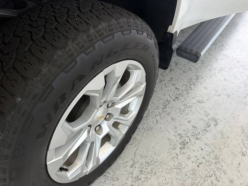 Used 2023 Iridescent Pearl Tricoat Chevrolet LTZ image 4