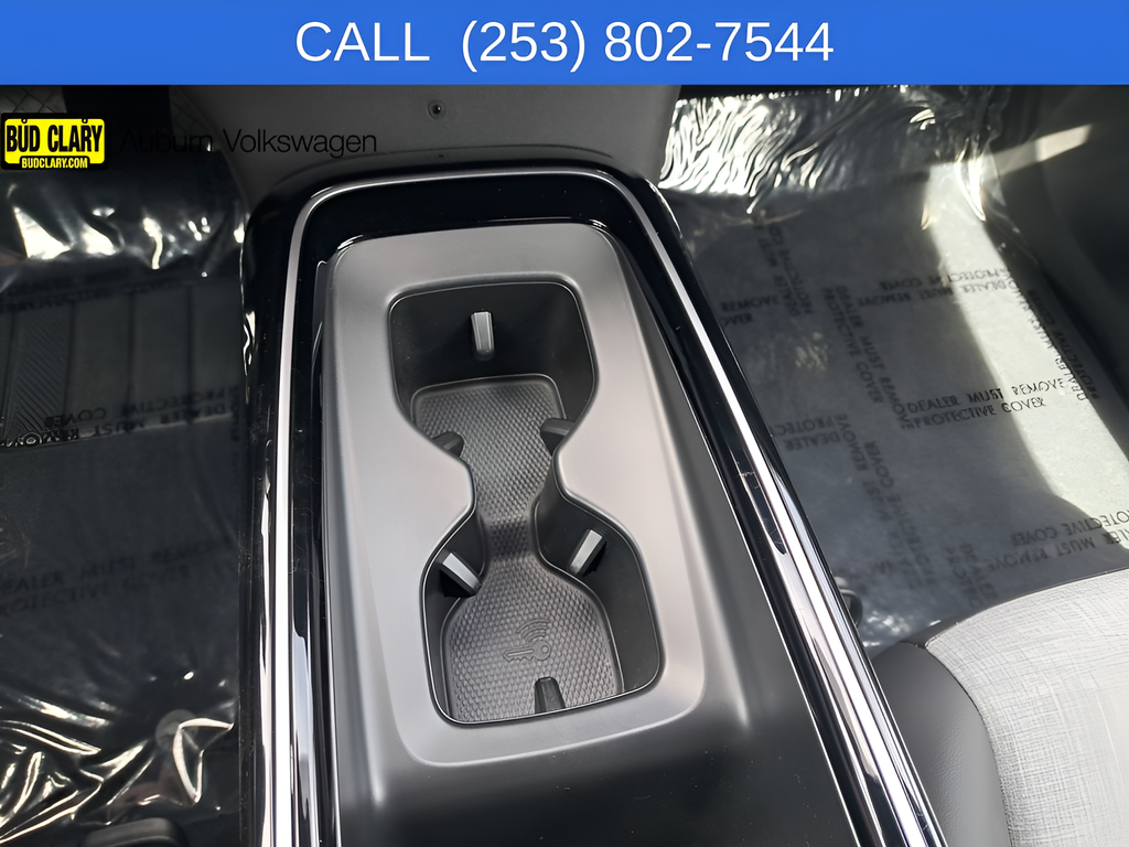 Used 2024 White/off-white Volkswagen Standard image 23